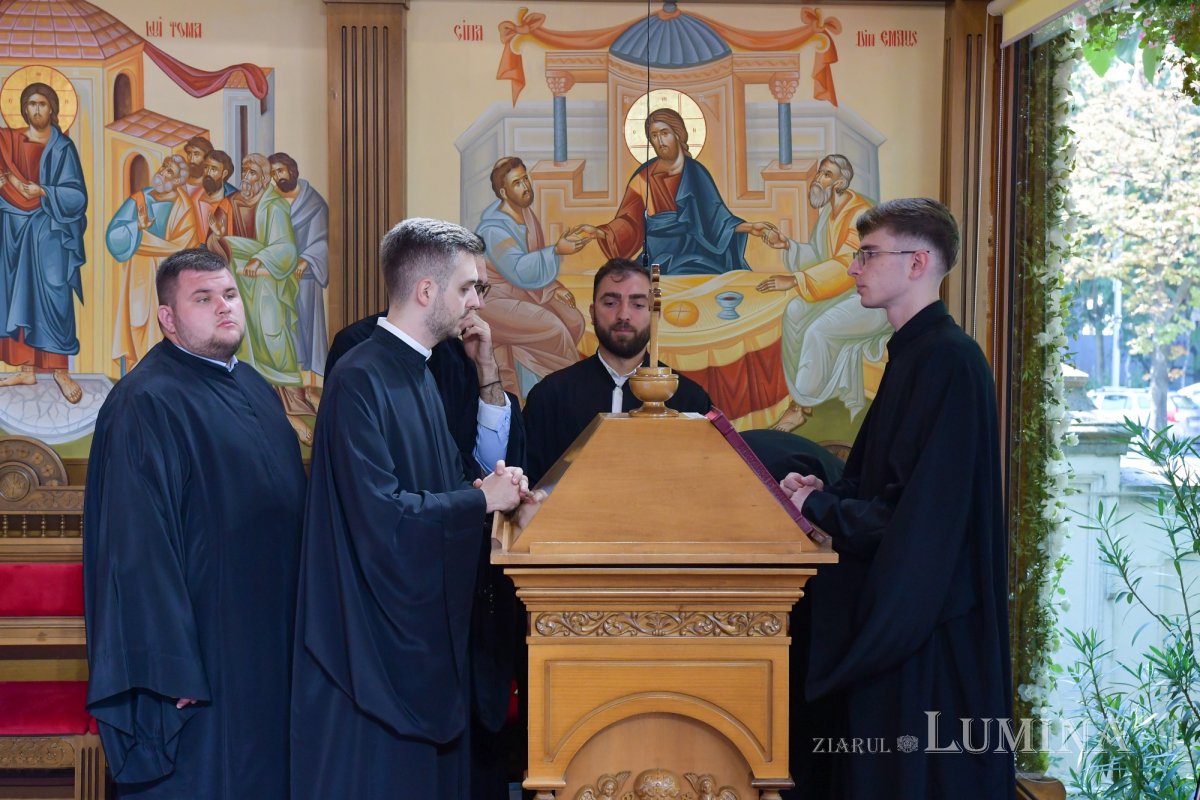 „Mântuitorul ne cheamă la un mod de viață superior” 303271