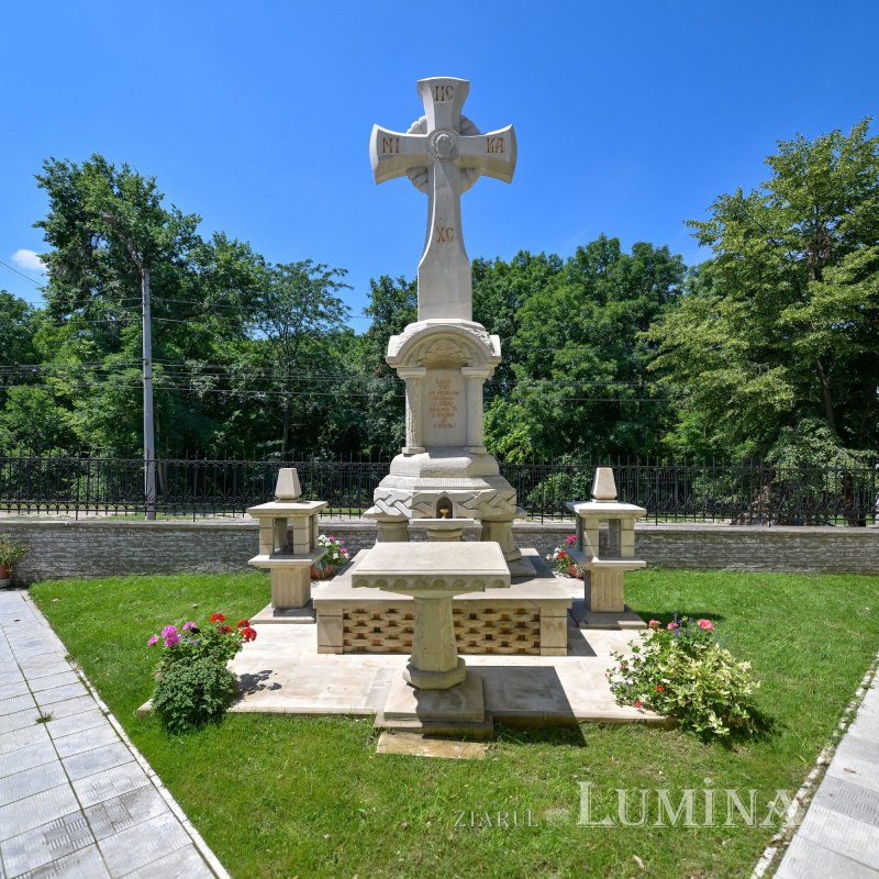 „Lumea, când vede că faci, ajută din puținul ei” 303437