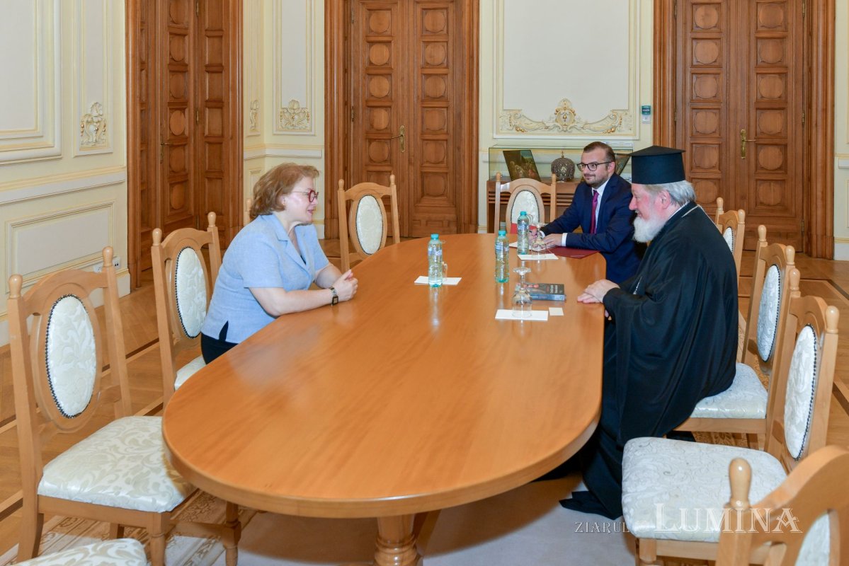 Noul ambasador al Albaniei la București, în vizită la Patriarhia Română 303491