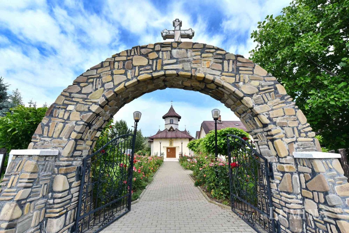 Sclipirile Luminii: Mănăstirea Dimitrie Cantemir, Vaslui 303643