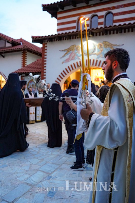 Aducerea moaștelor Sfântului Cuvios Ioan de la Rila la Mănăstirea Pantocrator 303709