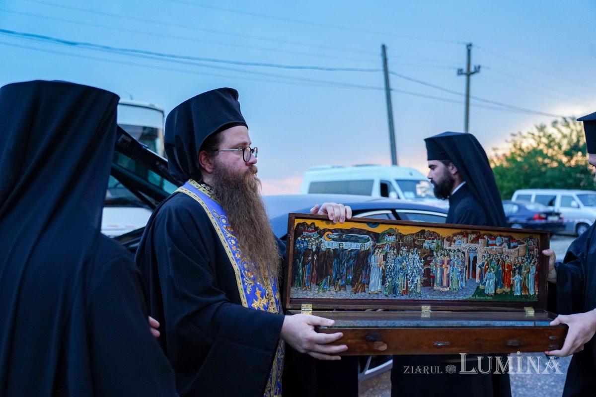 Aducerea moaștelor Sfântului Cuvios Ioan de la Rila la Mănăstirea Pantocrator 303715