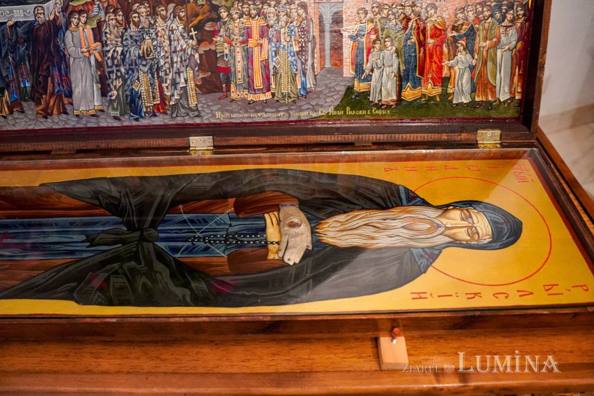 Aducerea moaștelor Sfântului Cuvios Ioan de la Rila la Mănăstirea Pantocrator 303718