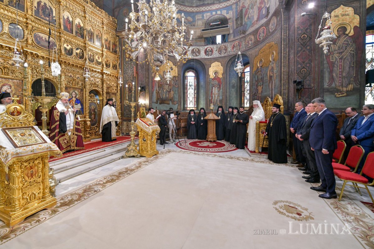 Rugăciune și mulțumire la aniversarea Patriarhului României  303863