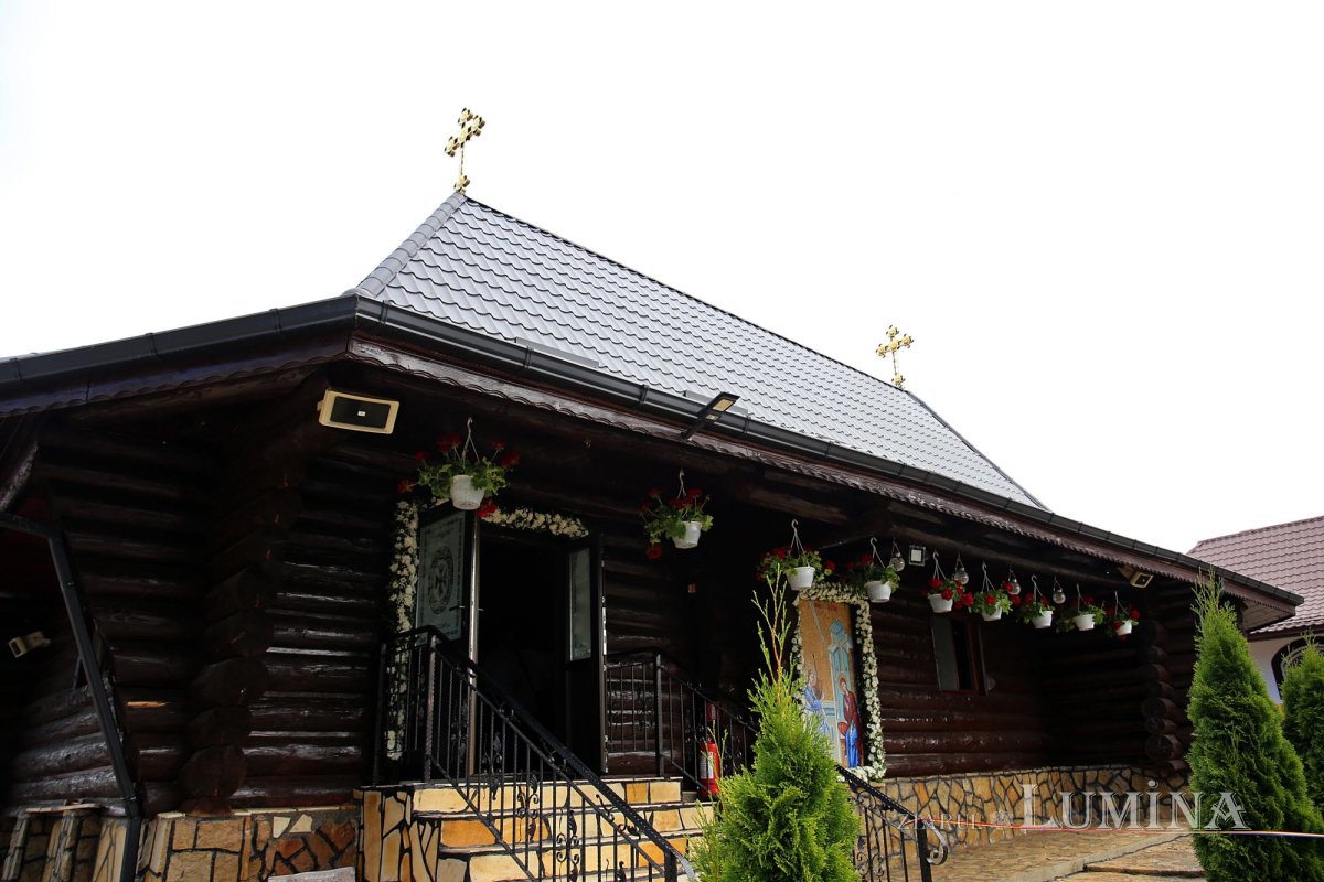 Sfințirea Paraclisului Schitului „Sfântul Mina” din Borlești 303963