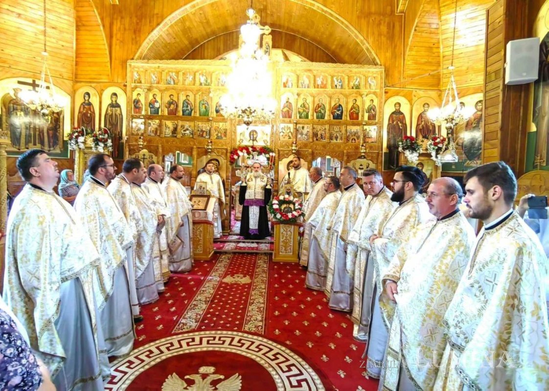 Prezență arhierească la Mănăstirea „Acoperământul Maicii Domnului” din Bacău 304033