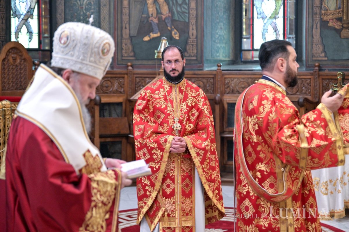 Patriarhii Iustin şi Teoctist au fost pomeniți la Catedrala Patriarhală 304296
