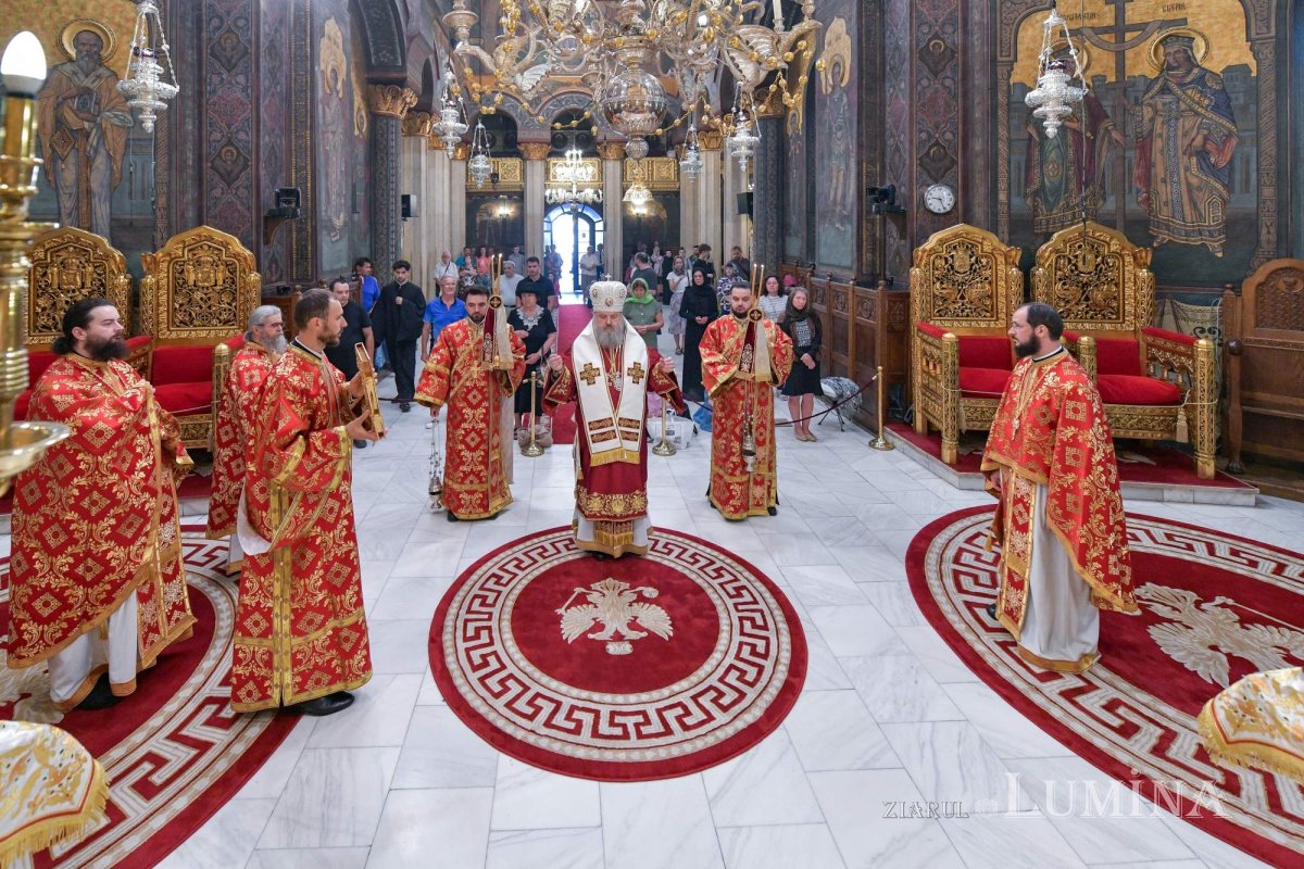 Patriarhii Iustin şi Teoctist au fost pomeniți la Catedrala Patriarhală 304298