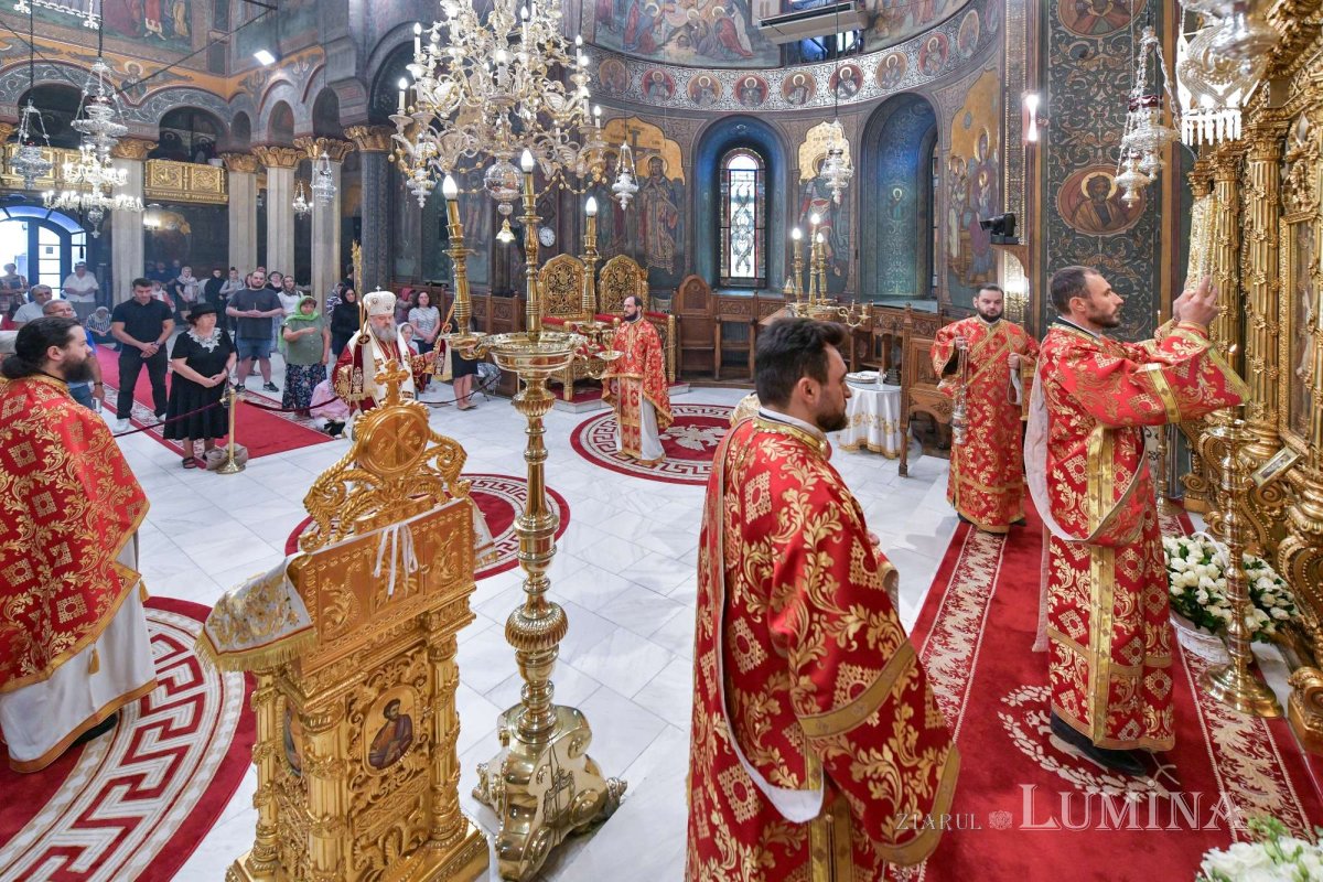 Patriarhii Iustin şi Teoctist au fost pomeniți la Catedrala Patriarhală 304299