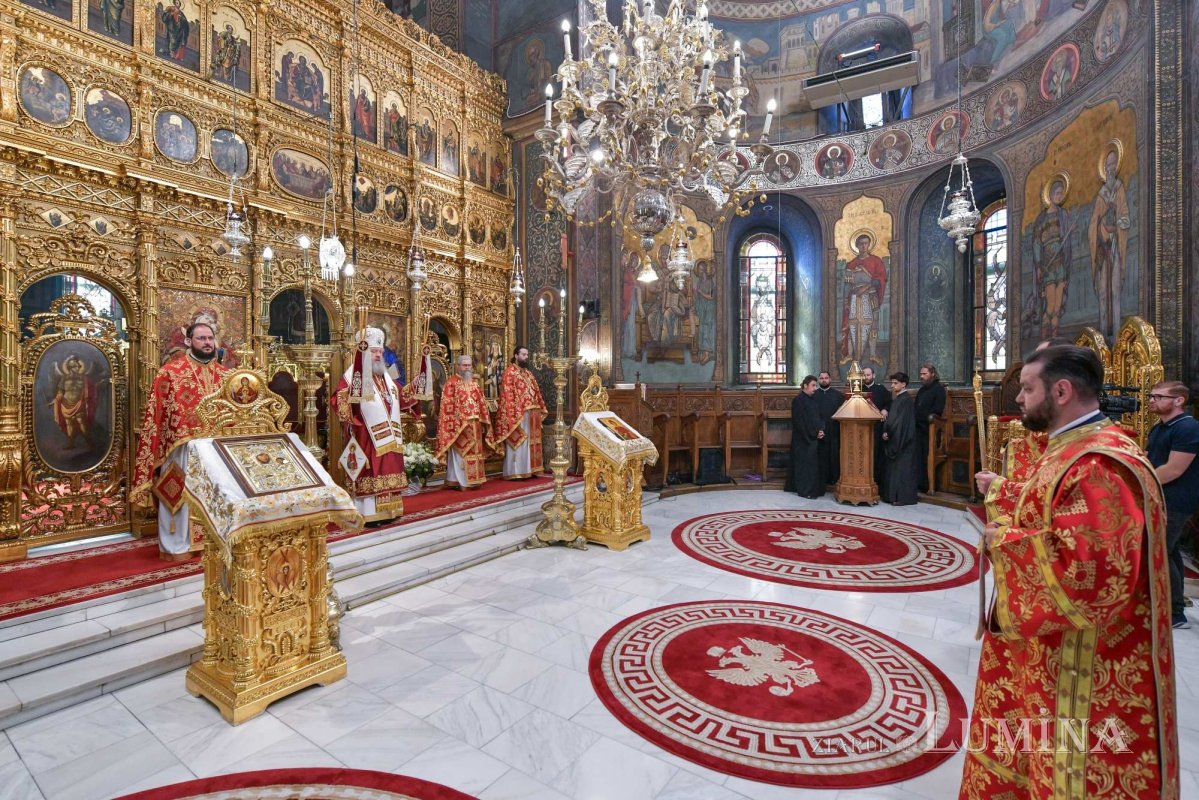 Patriarhii Iustin şi Teoctist au fost pomeniți la Catedrala Patriarhală 304305