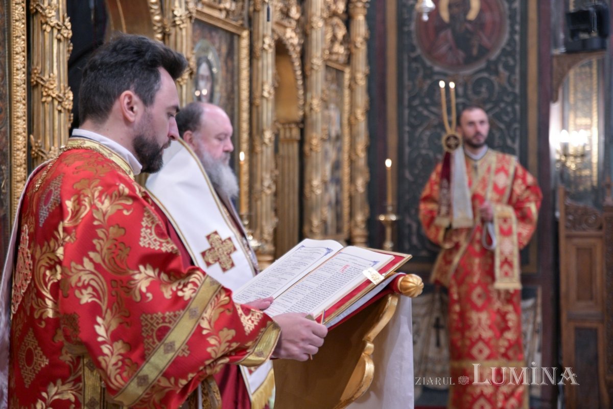 Patriarhii Iustin şi Teoctist au fost pomeniți la Catedrala Patriarhală 304307