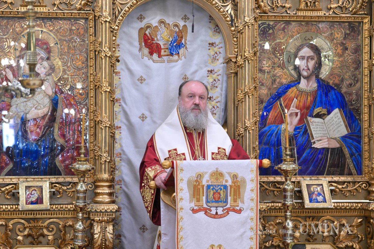 Patriarhii Iustin şi Teoctist au fost pomeniți la Catedrala Patriarhală 304308