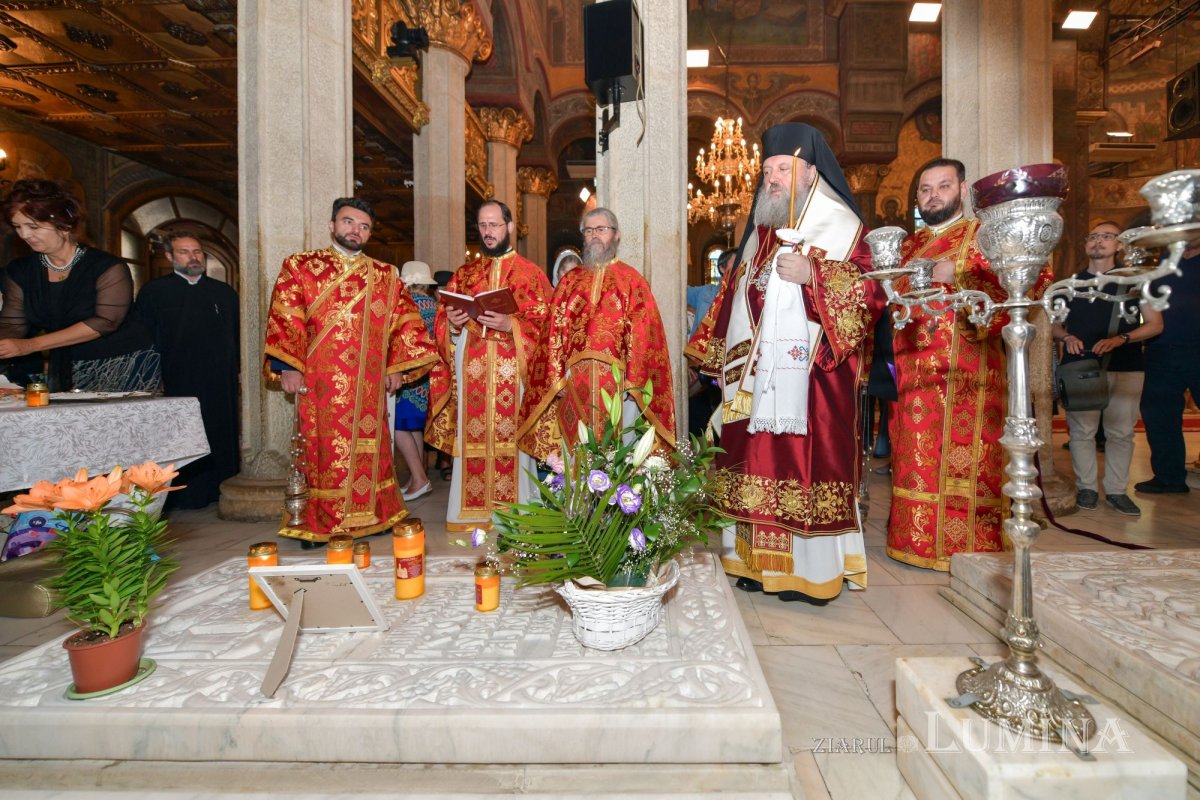 Patriarhii Iustin şi Teoctist au fost pomeniți la Catedrala Patriarhală 304322