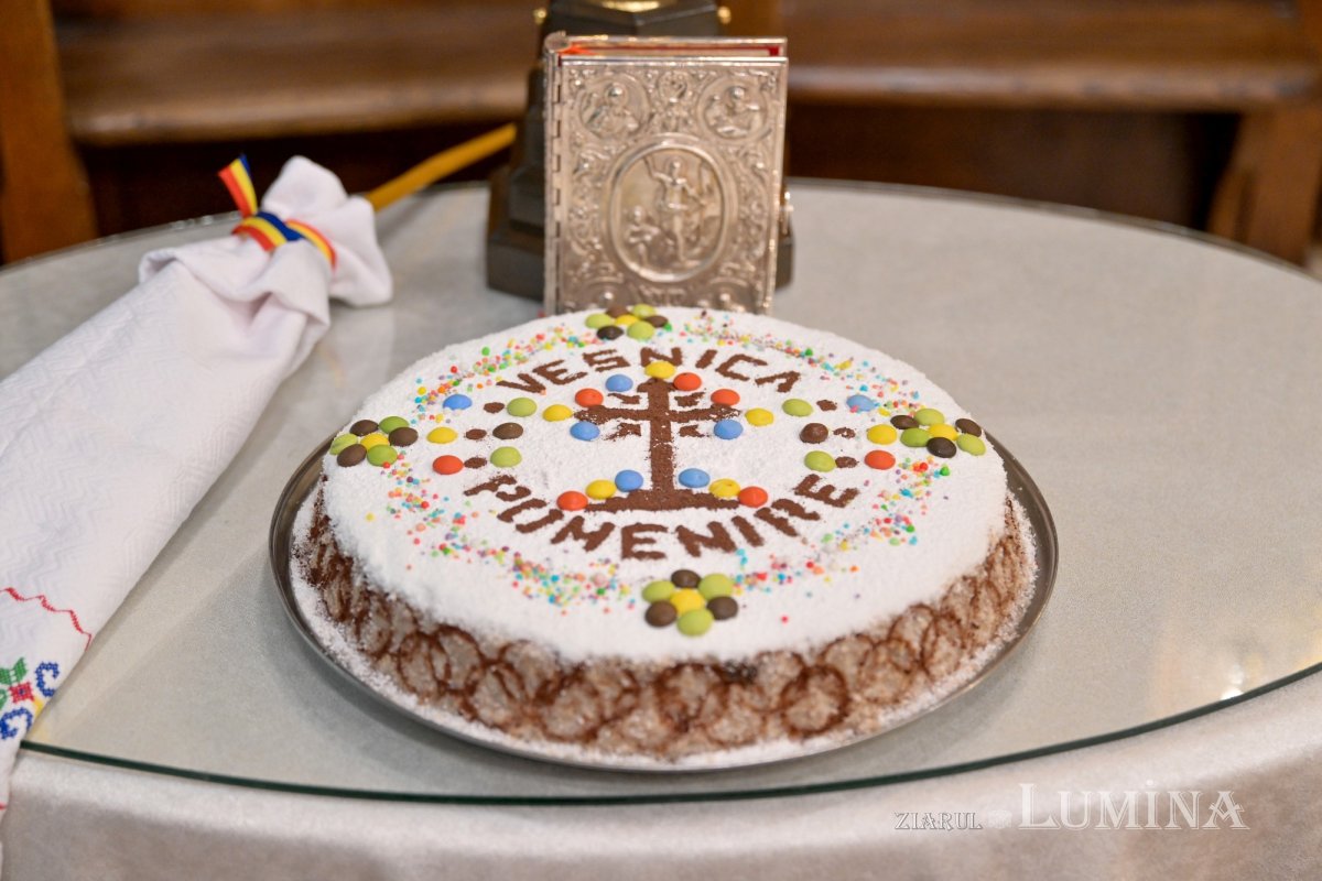 Patriarhii Iustin şi Teoctist au fost pomeniți la Catedrala Patriarhală 304328