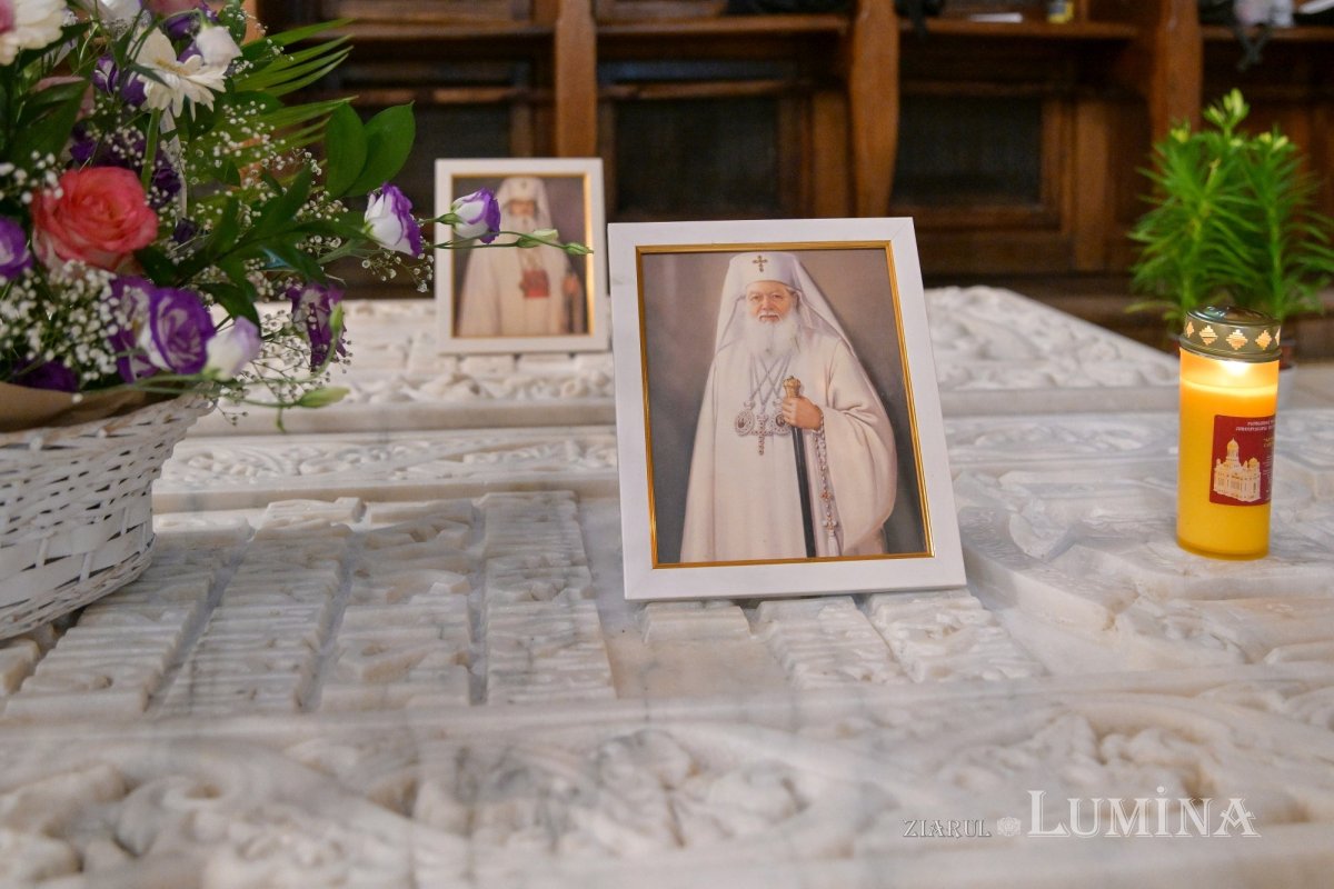 Patriarhii Iustin şi Teoctist au fost pomeniți la Catedrala Patriarhală 304329