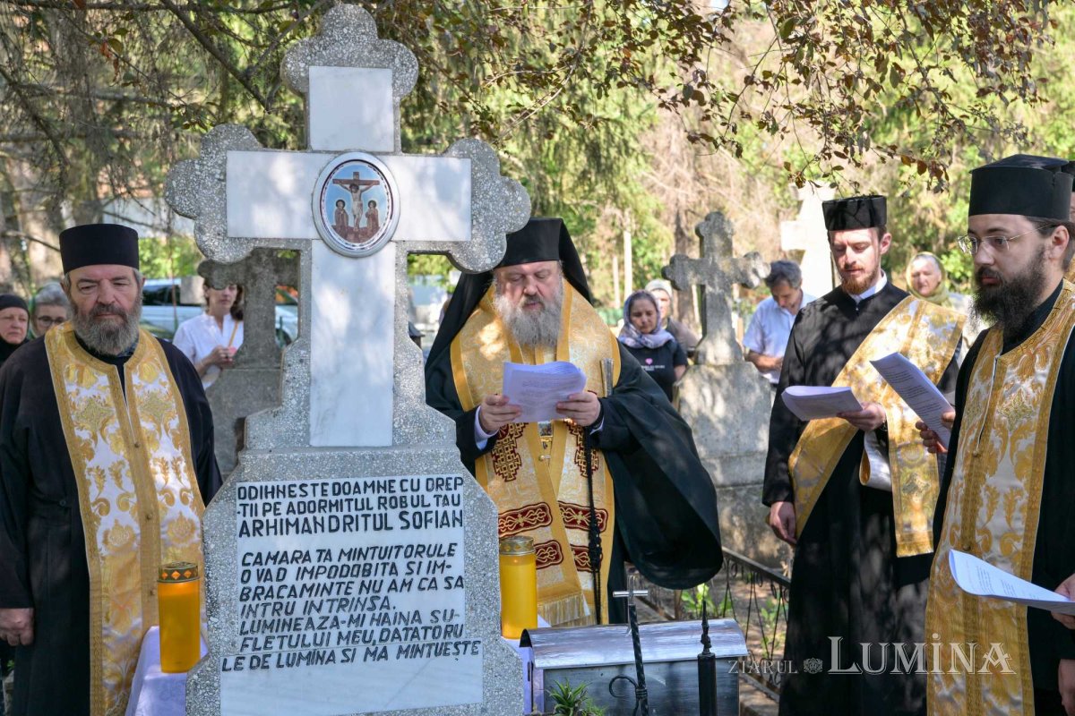 Osemintele a doi sfinți mărturisitori au fost deshumate 304540