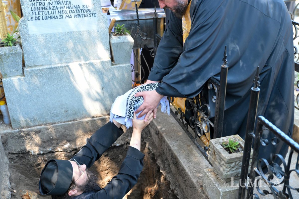 Osemintele a doi sfinți mărturisitori au fost deshumate 304542