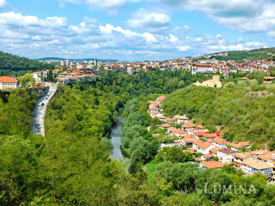 Sclipirile Luminii: Veliko Târnovo, Bulgaria, tradiţie şi modernitate 304715