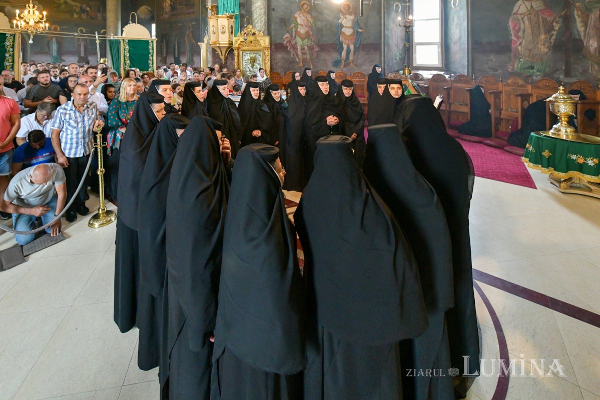 Binecuvântare pentru obștea unei mănăstiri misionare din Ilfov 304845
