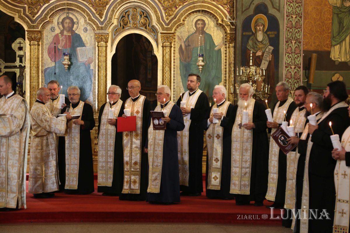 Părintele profesor Dumitru Abrudan a fost înmormântat 305736