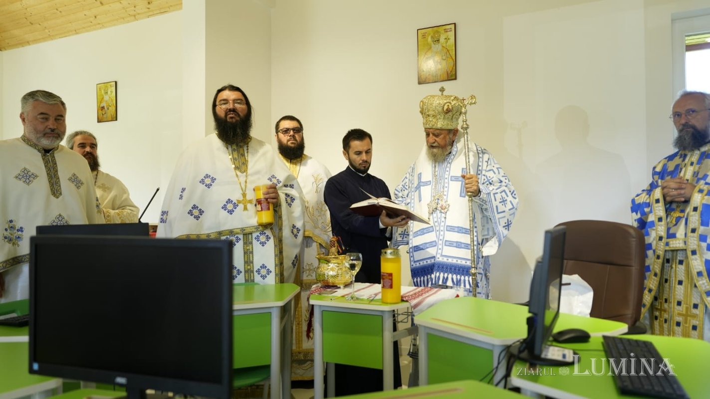 Sfințiri în comunitățile din Buzăiel și Vama Buzăului, județul Brașov 305751