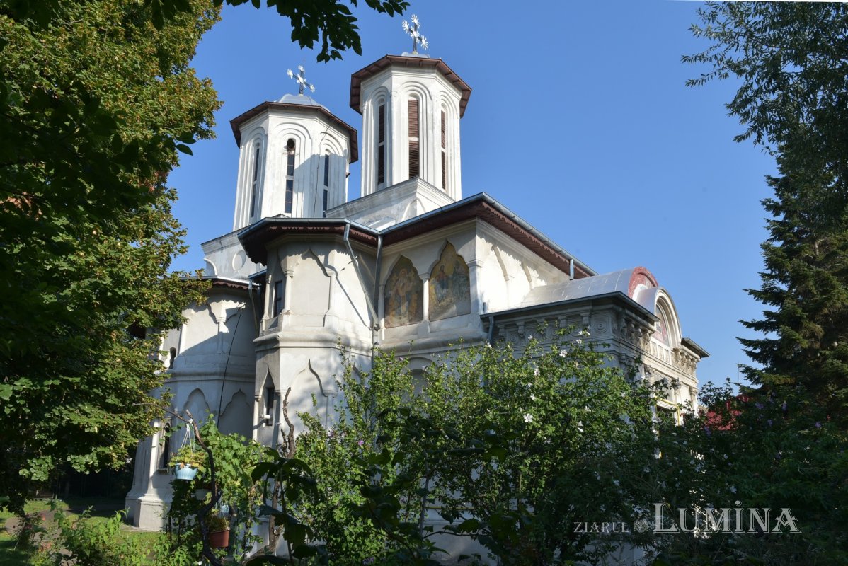 Binecuvântarea Sfântului Apostol Bartolomeu la o parohie bucureșteană 305877