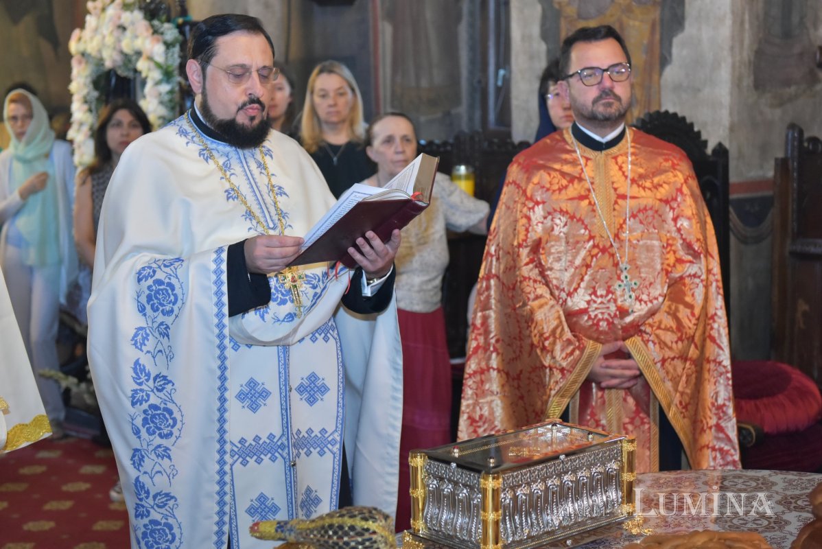 Binecuvântarea Sfântului Apostol Bartolomeu la o parohie bucureșteană 305885