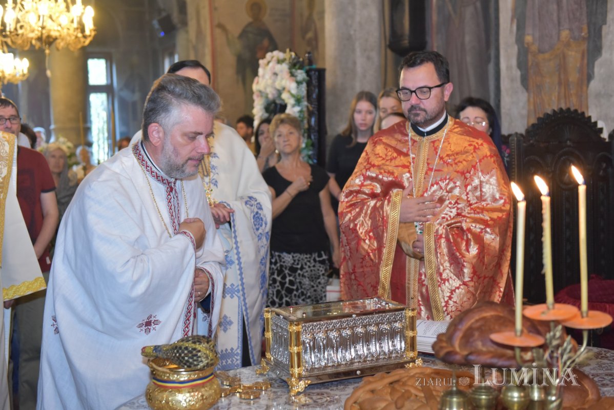 Binecuvântarea Sfântului Apostol Bartolomeu la o parohie bucureșteană 305891