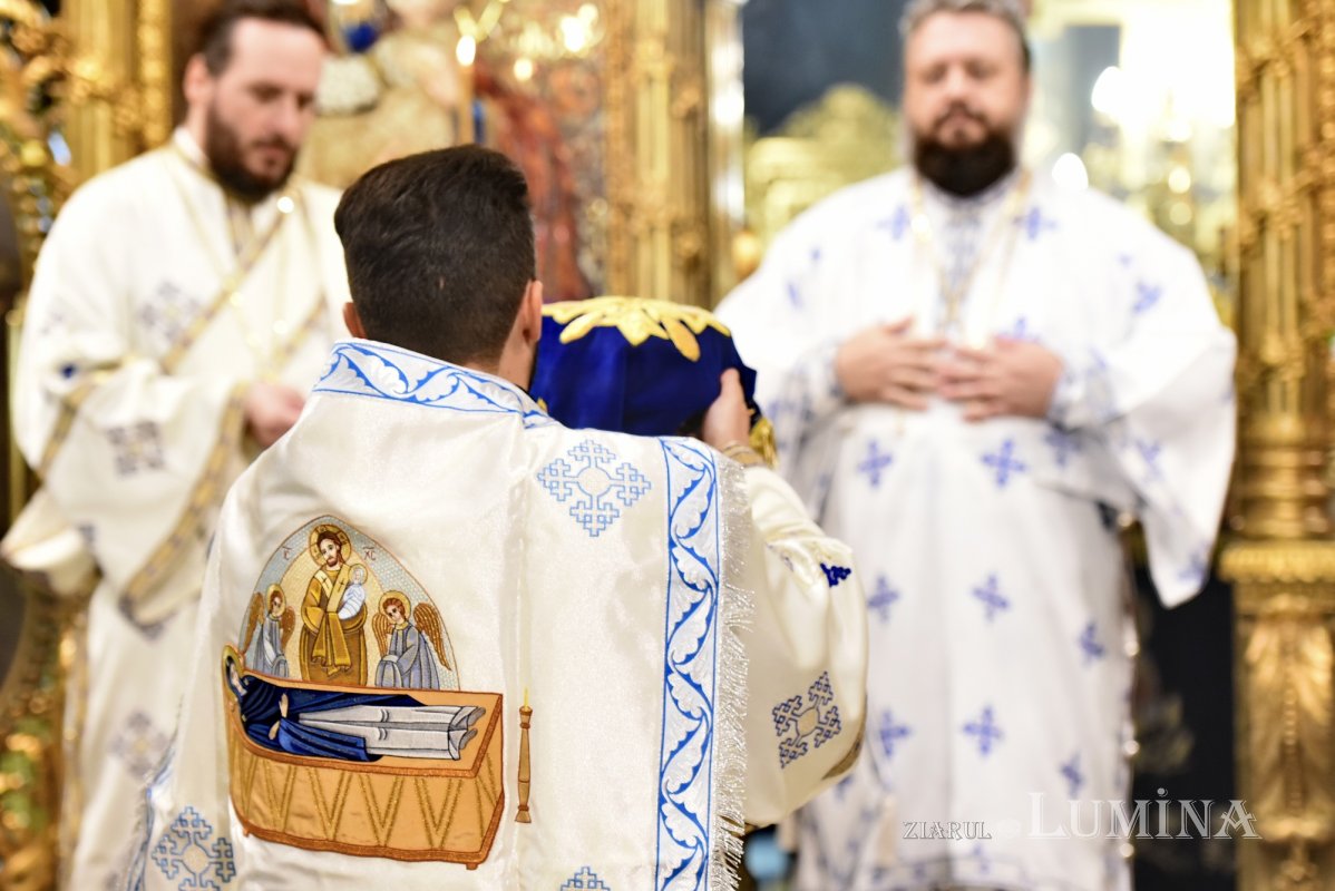 Preacinstirea Maicii Domnului la Catedrala Patriarhală 305977