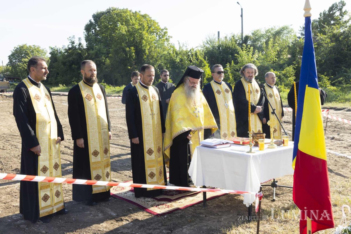 Început bun pentru noua biserică a Academiei de Poliție din București 306399