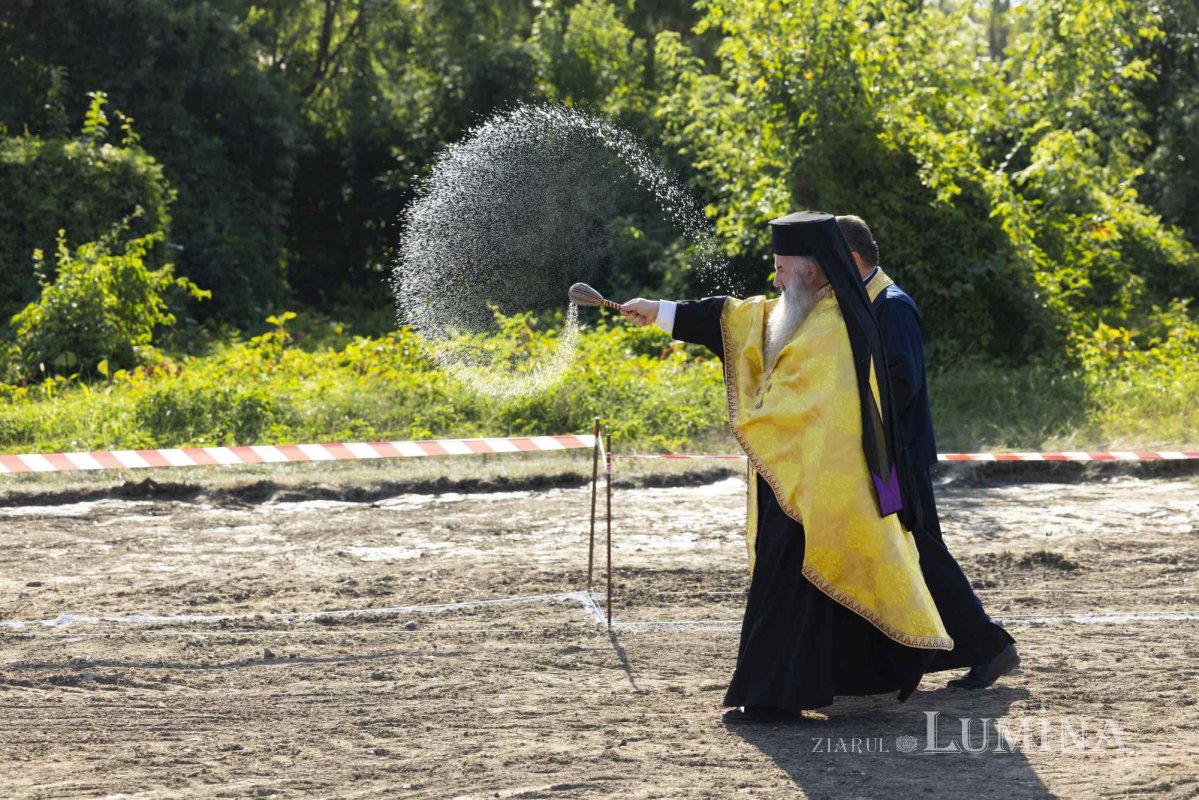 Început bun pentru noua biserică a Academiei de Poliție din București 306404