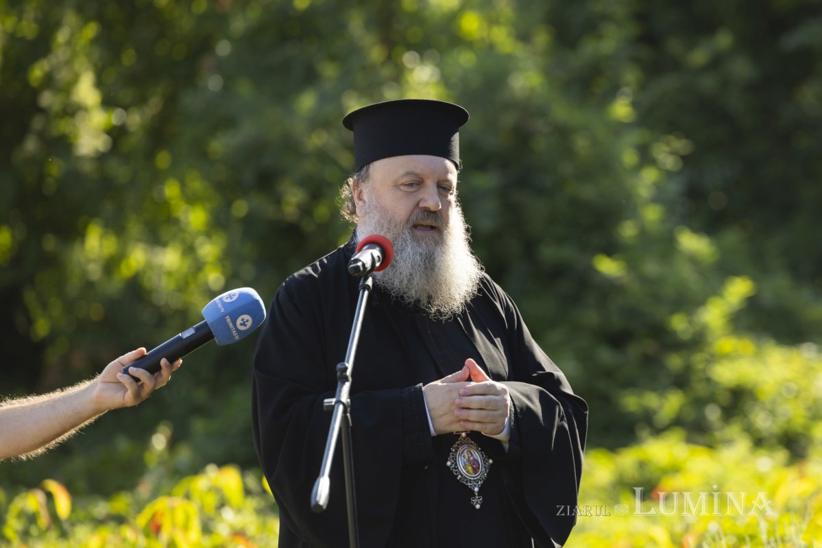 Început bun pentru noua biserică a Academiei de Poliție din București 306415