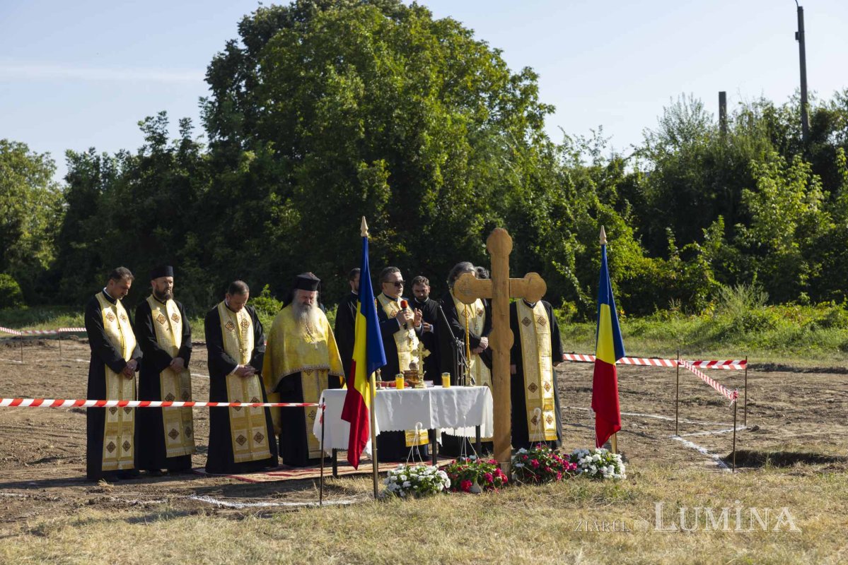 Început bun pentru noua biserică a Academiei de Poliție din București 306421