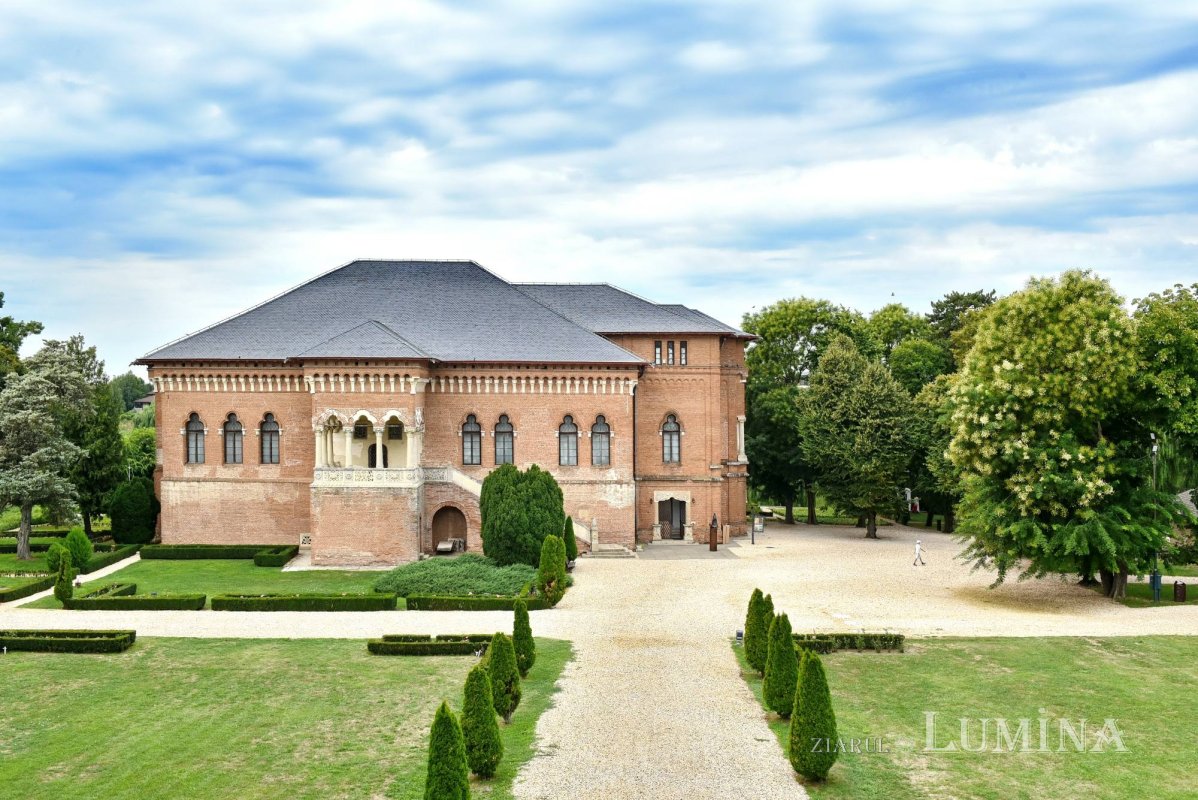 Sclipirile Luminii: Biserica Palatului Mogoşoaia 306625