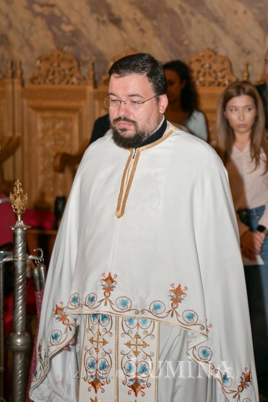 Binecuvântare arhierească pentru credincioşii Parohiei Zlătari din Capitală 306731