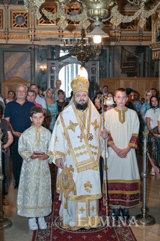 Binecuvântare arhierească pentru credincioşii Parohiei Zlătari din Capitală 306732