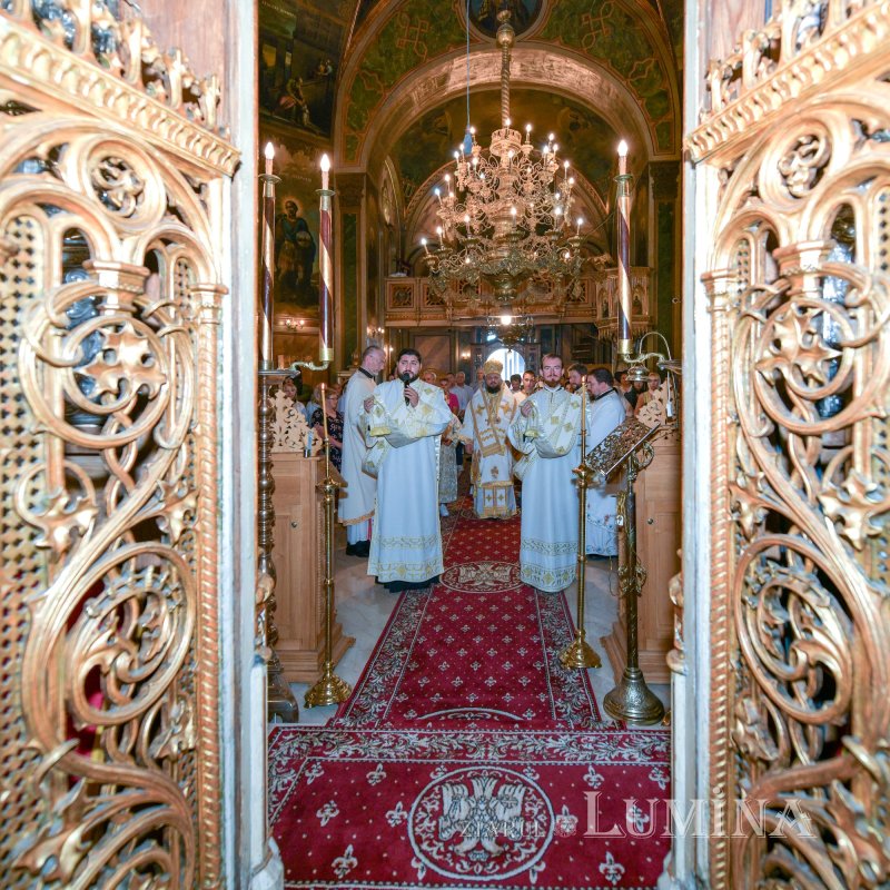 Binecuvântare arhierească pentru credincioşii Parohiei Zlătari din Capitală 306733