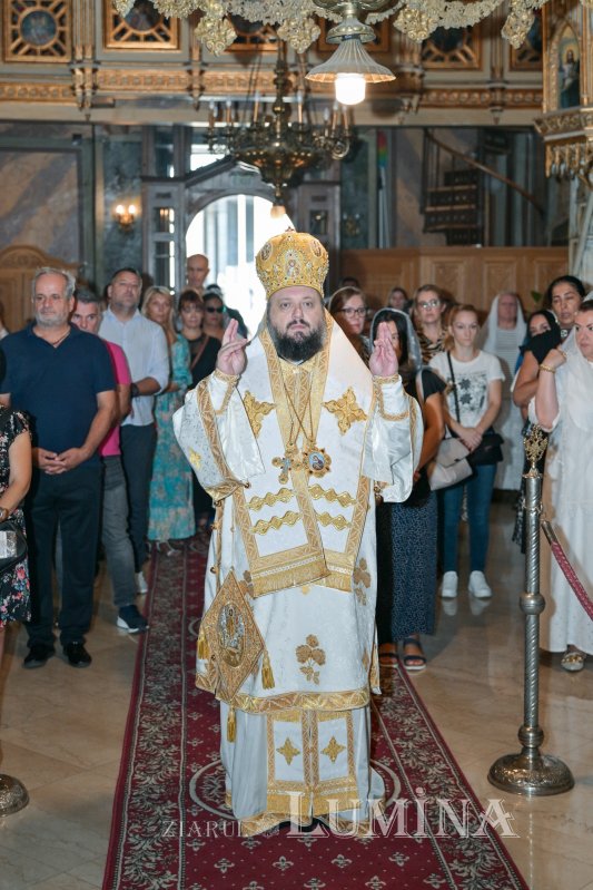 Binecuvântare arhierească pentru credincioşii Parohiei Zlătari din Capitală 306734