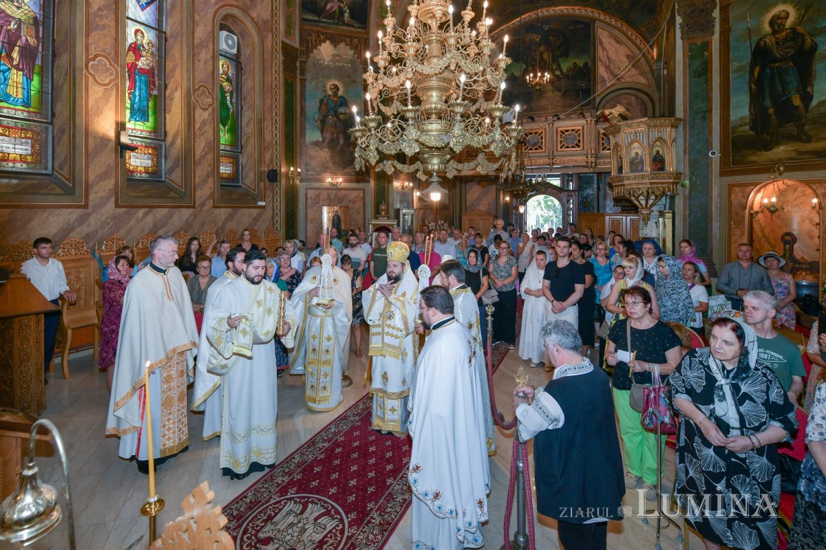 Binecuvântare arhierească pentru credincioşii Parohiei Zlătari din Capitală 306735