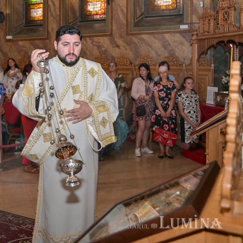 Binecuvântare arhierească pentru credincioşii Parohiei Zlătari din Capitală 306743