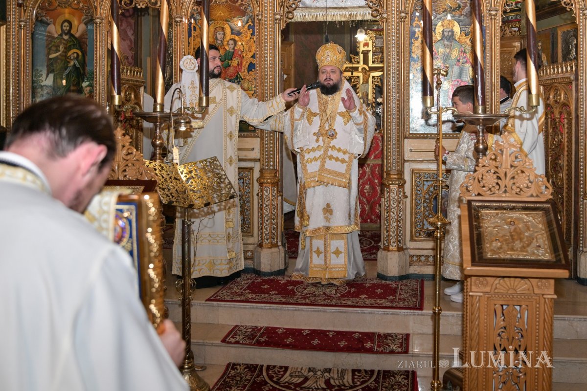 Binecuvântare arhierească pentru credincioşii Parohiei Zlătari din Capitală 306744