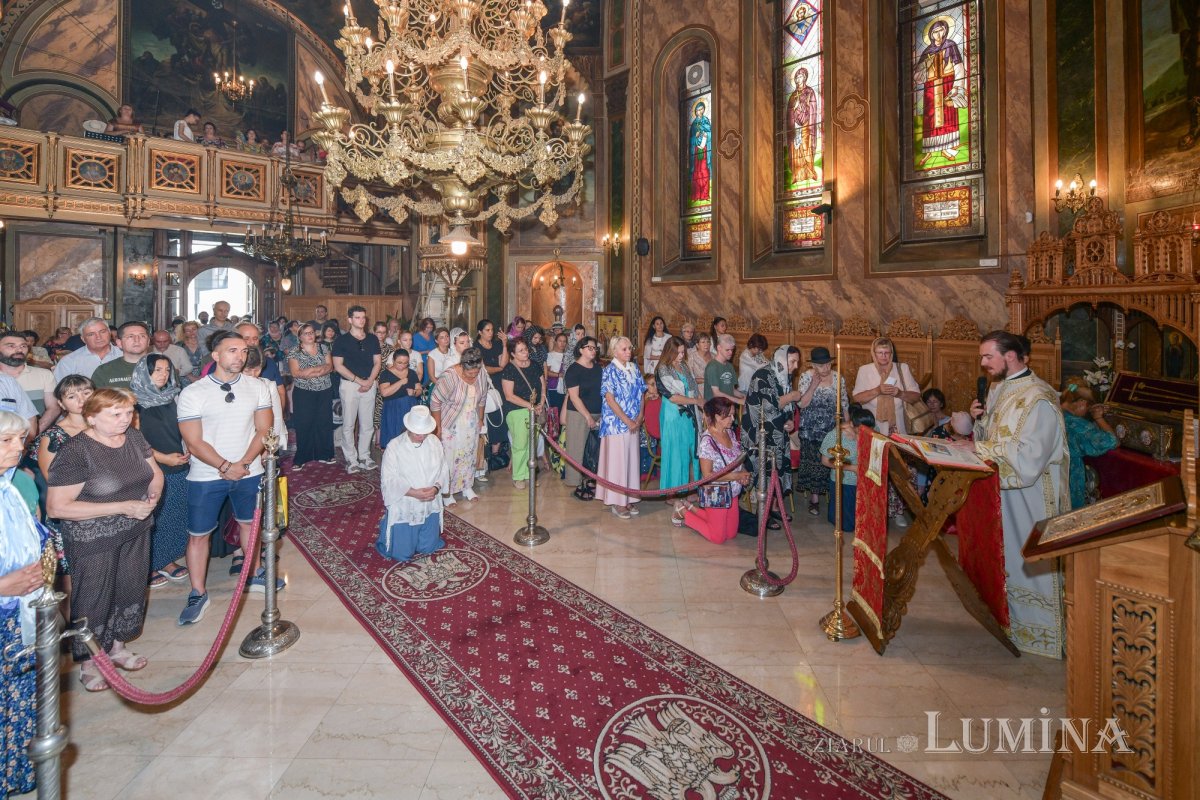 Binecuvântare arhierească pentru credincioşii Parohiei Zlătari din Capitală 306746