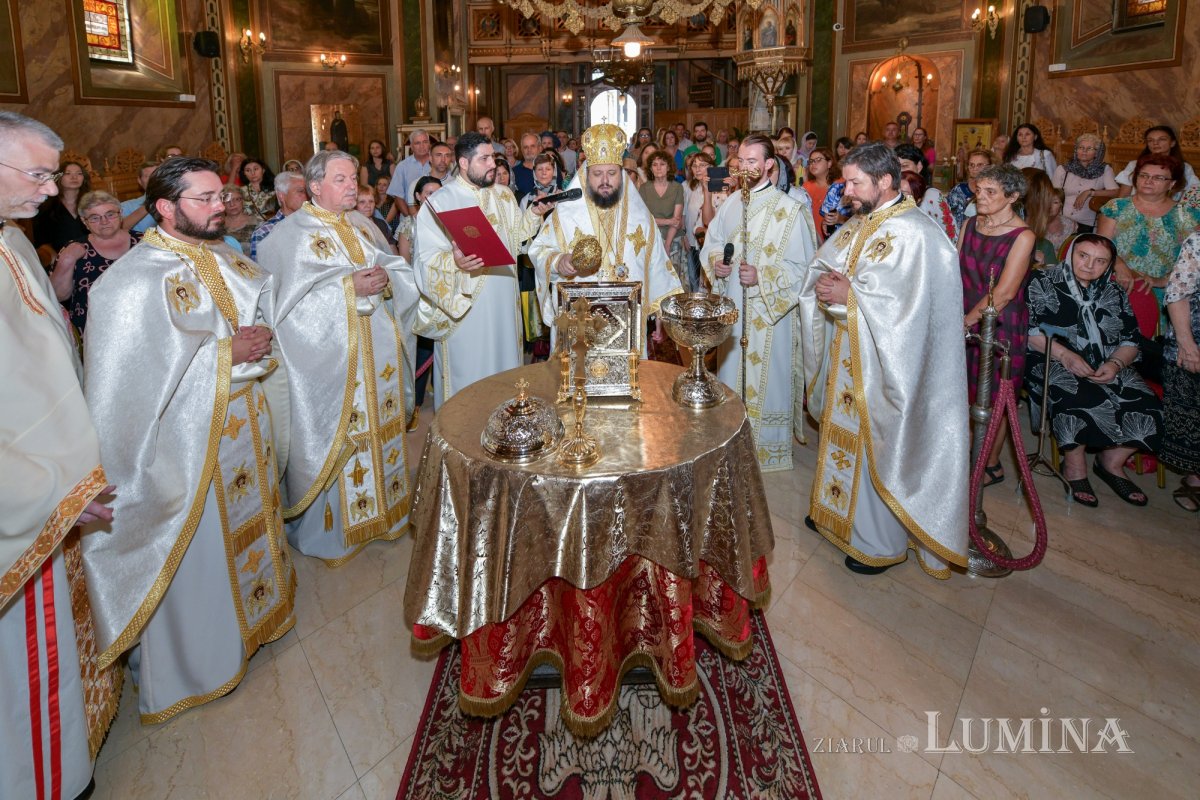 Binecuvântare arhierească pentru credincioşii Parohiei Zlătari din Capitală 306760