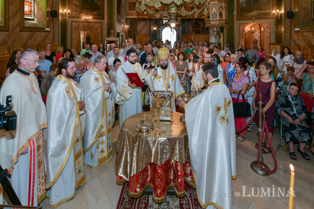 Binecuvântare arhierească pentru credincioşii Parohiei Zlătari din Capitală 306761
