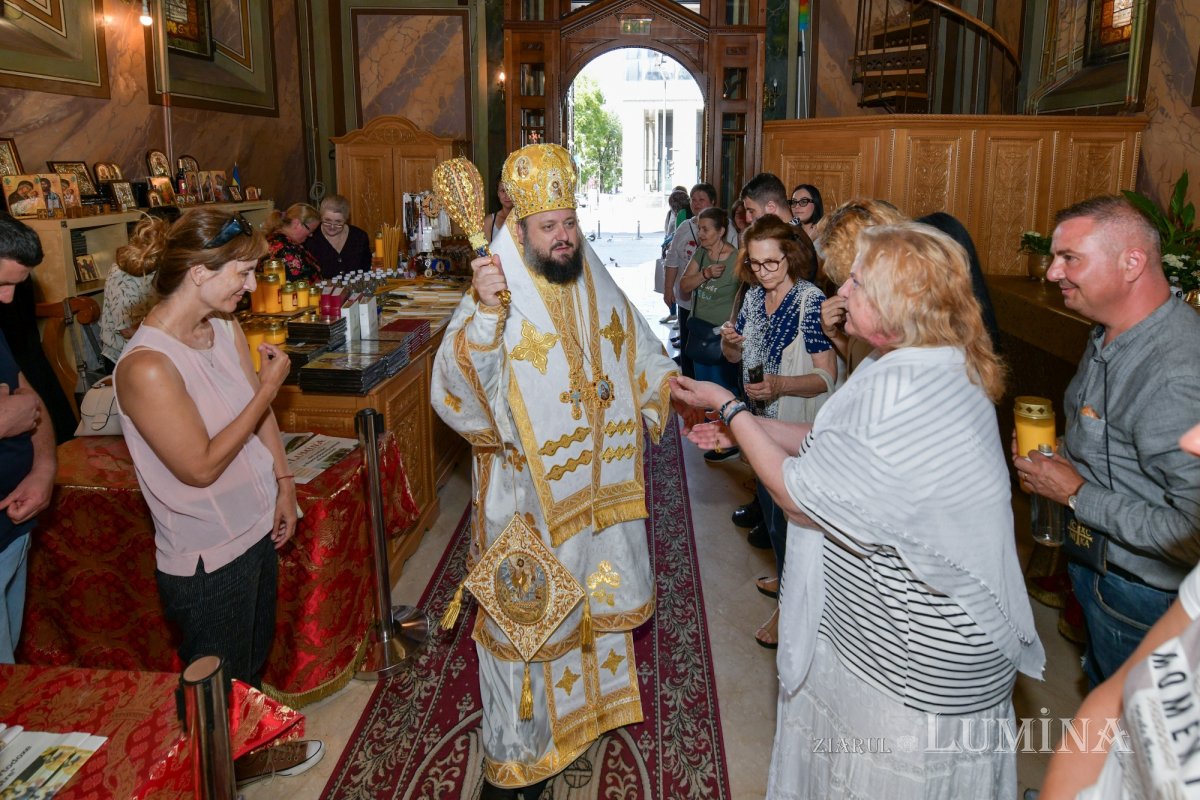 Binecuvântare arhierească pentru credincioşii Parohiei Zlătari din Capitală 306765