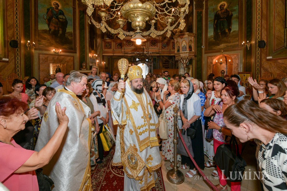 Binecuvântare arhierească pentru credincioşii Parohiei Zlătari din Capitală 306767