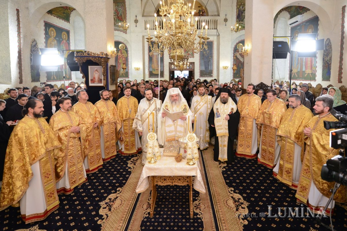 Biserica „Sfântul Ioan”-Piață, mutată 23 de metri din calea comuniștilor 306959