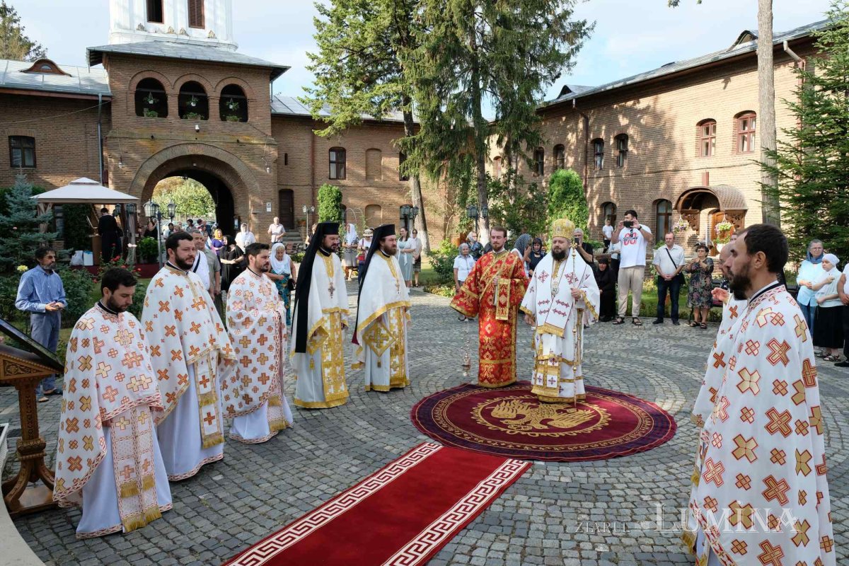 Rugăciune către Înaintemergătorul Domnului la Mănăstirea Plumbuita 307079