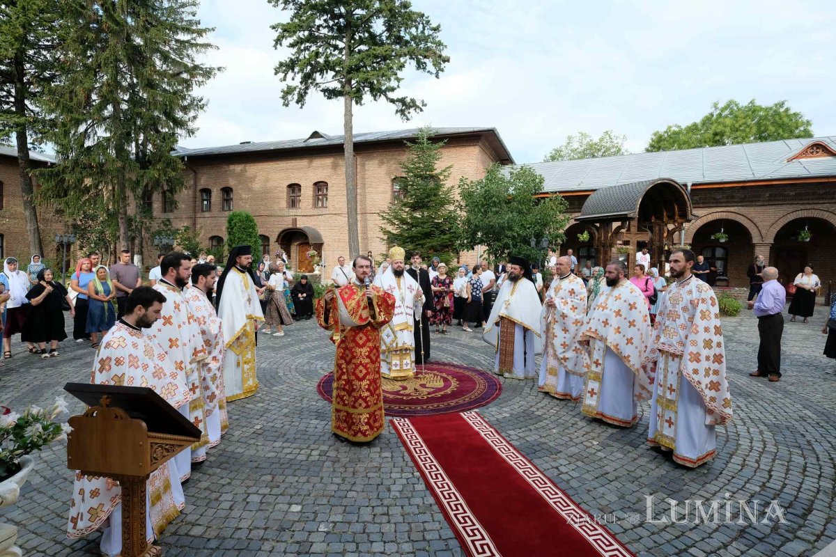Rugăciune către Înaintemergătorul Domnului la Mănăstirea Plumbuita 307083