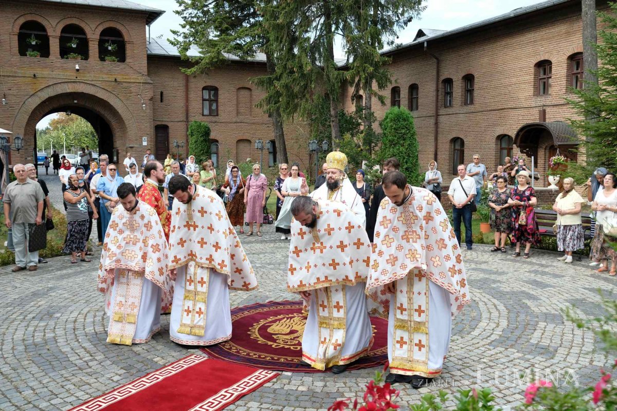 Rugăciune către Înaintemergătorul Domnului la Mănăstirea Plumbuita 307085